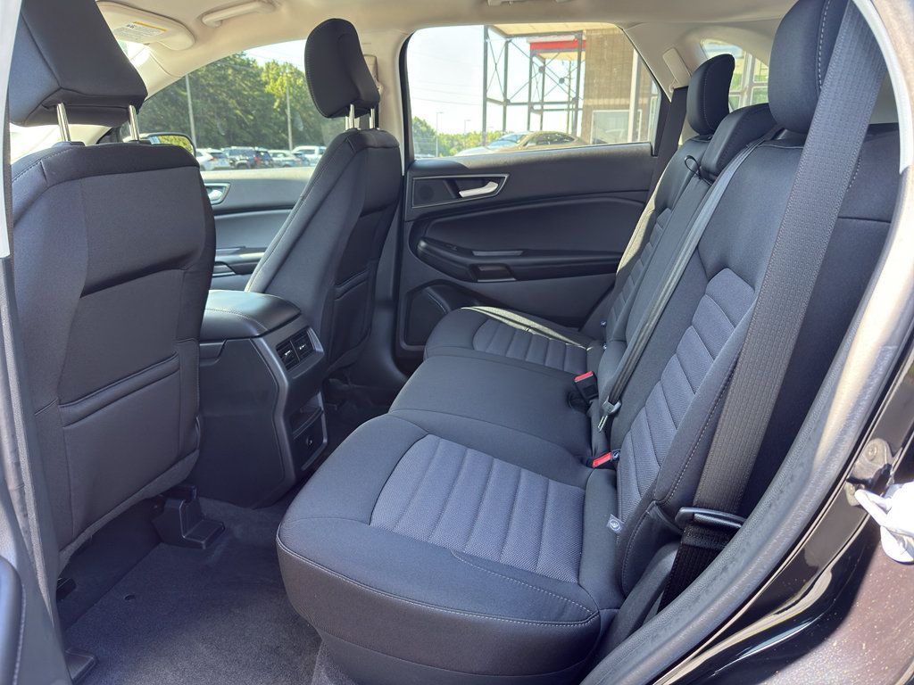 Used 2024 Ford Edge SE AWD/4WD image 12