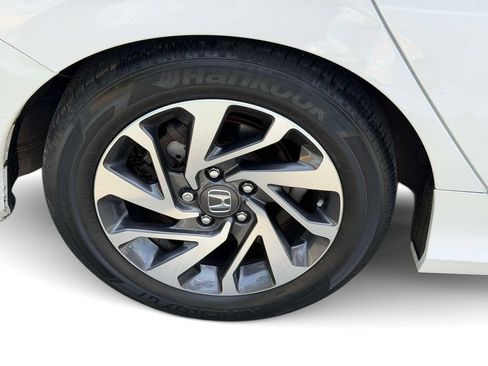 Used 2018 Honda Civic EX image 11