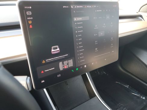 Used 2020 Tesla Model 3 Standard Range image 24