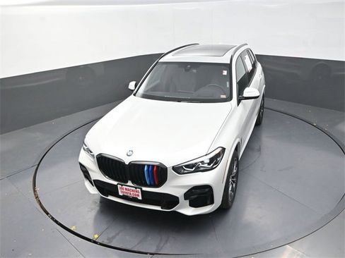 Used 2022 BMW X5 xDrive40i w/ M Sport Package image 21