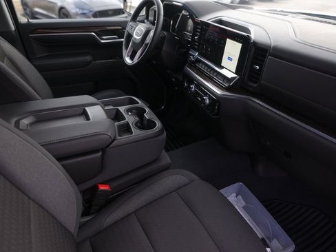 Used 2024 GMC Sierra 1500 Elevation image 31