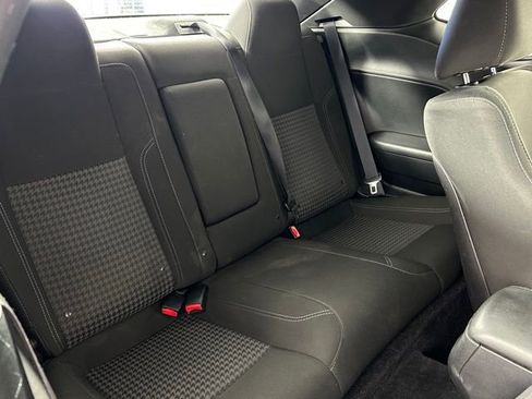 Used 2017 Dodge Challenger R/T image 10