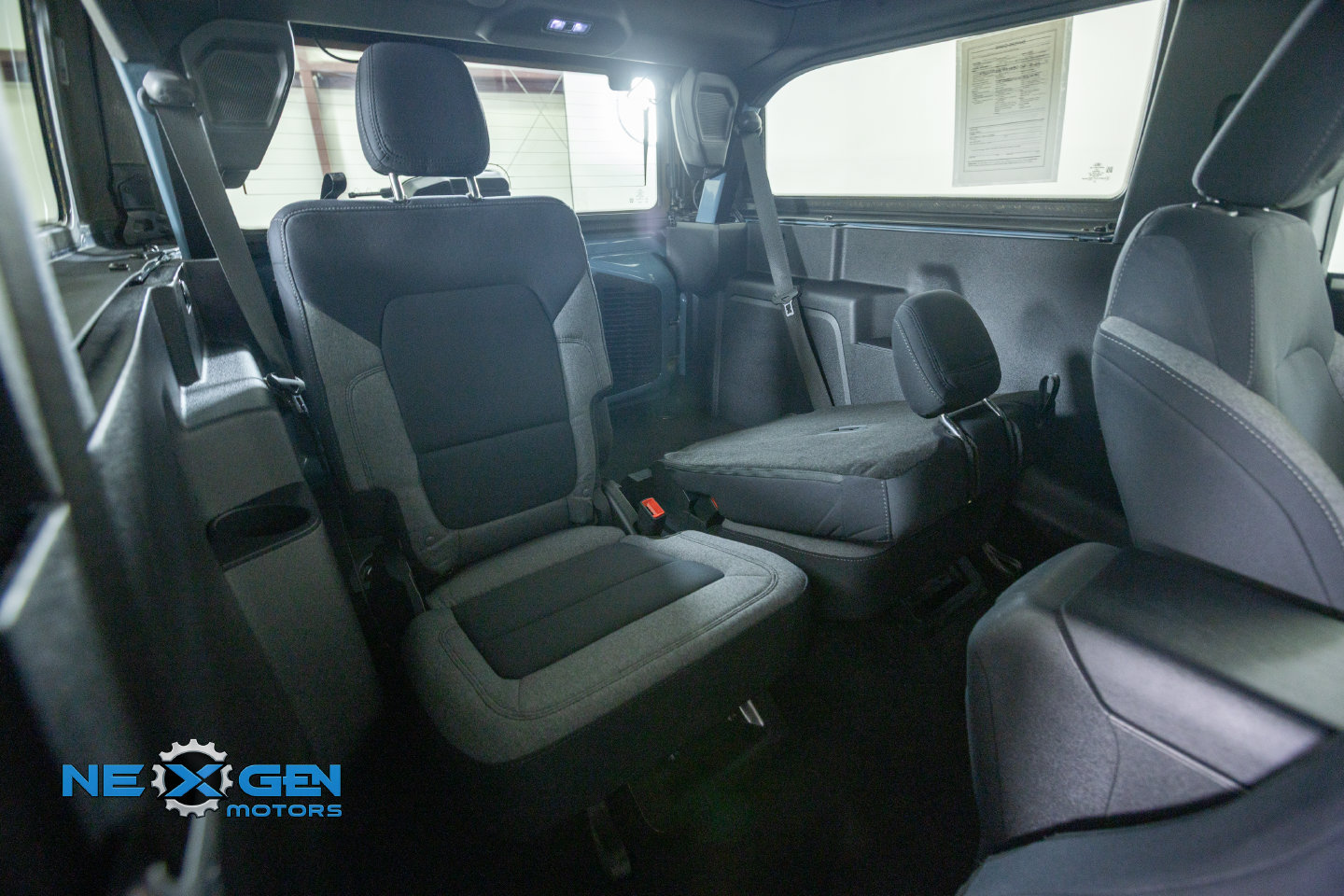 Used 2022 Ford Bronco 2-Door AWD/4WD image 39