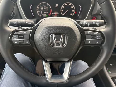 New 2025 Honda Pilot Touring image 13