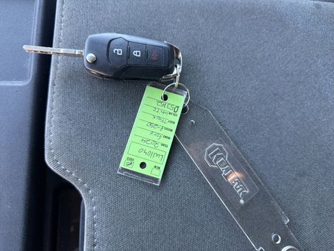 Used 2024 Ford F250 XLT image 30