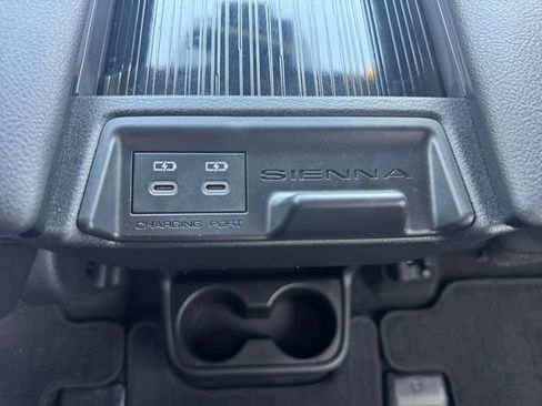 Used 2026 Toyota Sienna XSE FWD image 22
