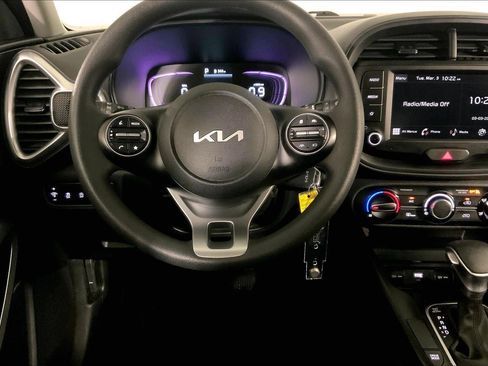 Used 2025 Kia Soul LX w/ LX Technology Package image 5