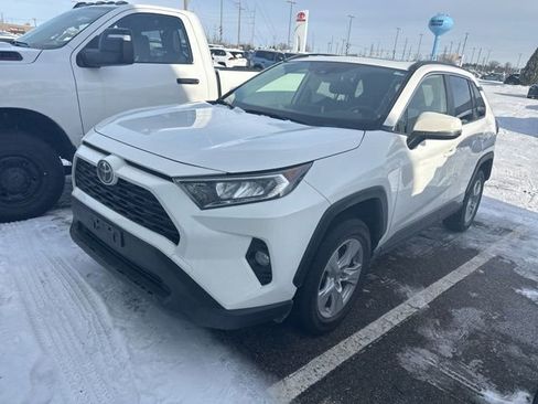 Used 2019 Toyota RAV4 XLE image 9