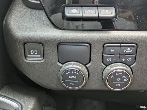 Used 2022 Chevrolet Silverado 1500 LTZ w/ LTZ Premium Package RWD image 21