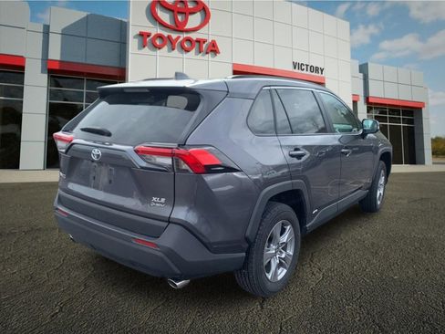 Used 2025 Toyota RAV4 XLE AWD/4WD image 3