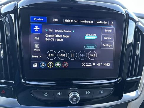 Used 2023 Chevrolet Traverse LT image 14