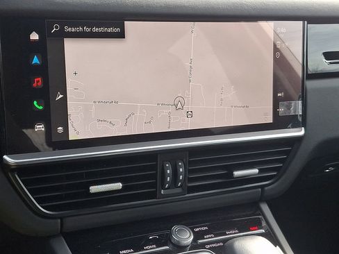 Used 2022 Porsche Cayenne Turbo image 3