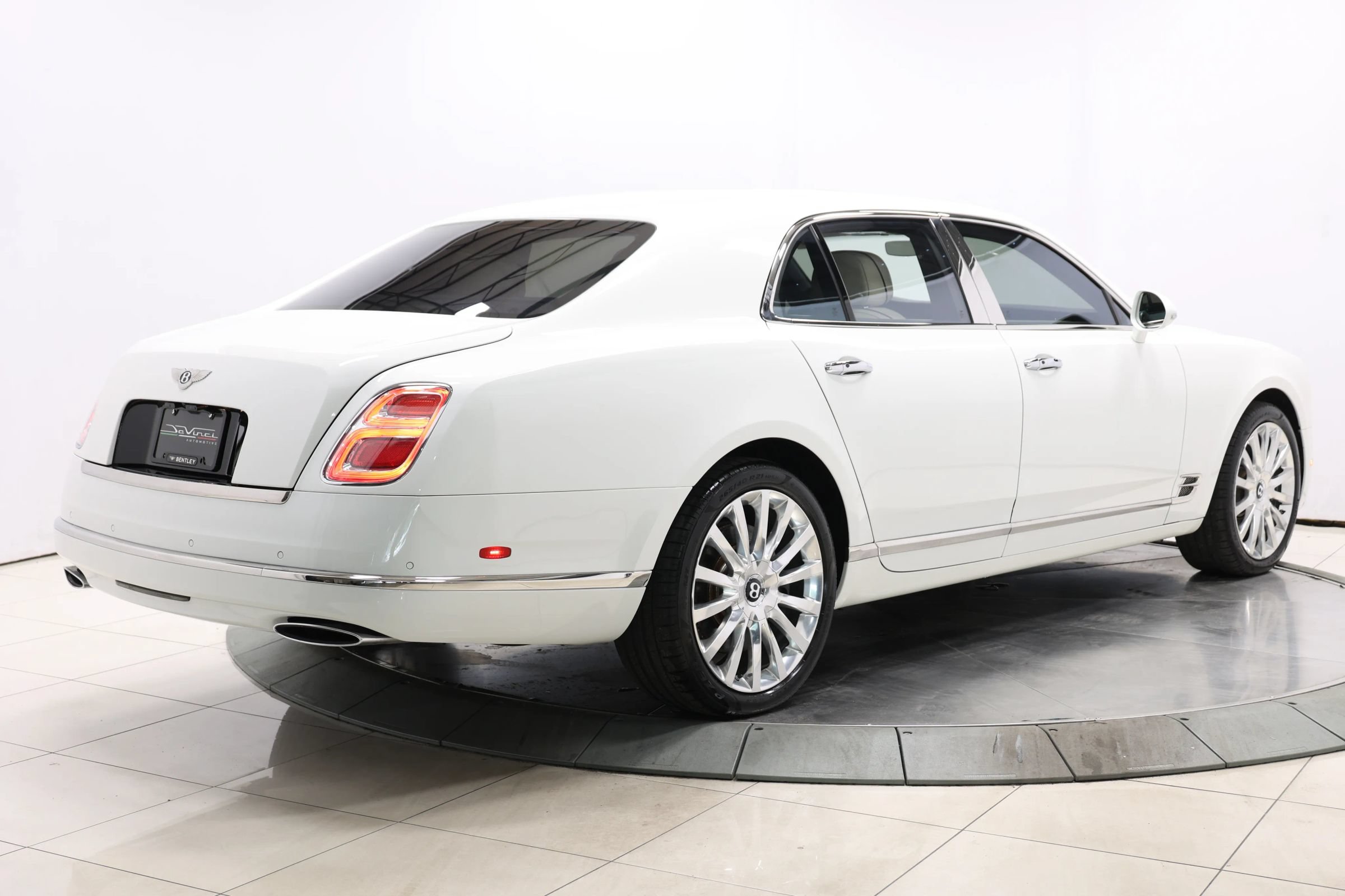 Used 2017 Bentley Mulsanne RWD image 89