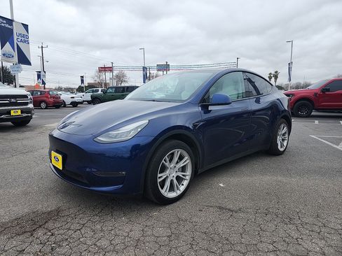 Used 2021 Tesla Model Y Long Range image 7