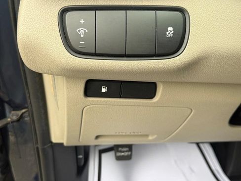 Used 2017 Kia Sorento AWD image 25