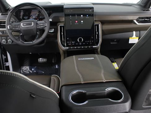 New 2026 GMC Yukon XL Denali Ultimate AWD/4WD image 13
