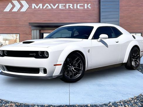 Used 2018 Dodge Challenger SRT Hellcat RWD image 3