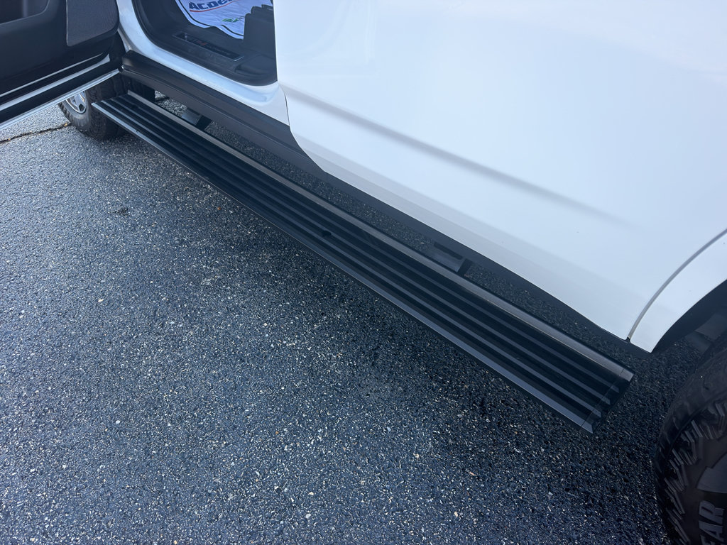 Used 2025 GMC Yukon AT4 Ultimate w/ LPO, Floor Liner Package AWD/4WD image 28