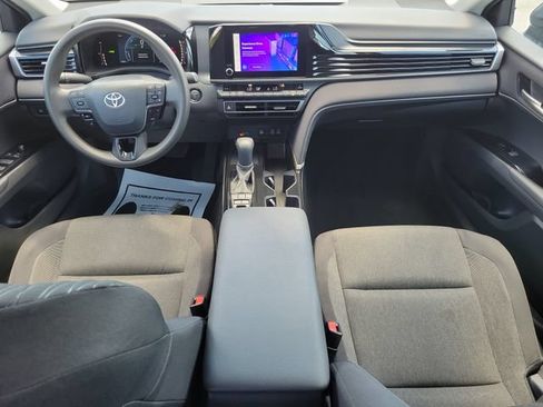 Used 2025 Toyota Camry LE FWD image 13