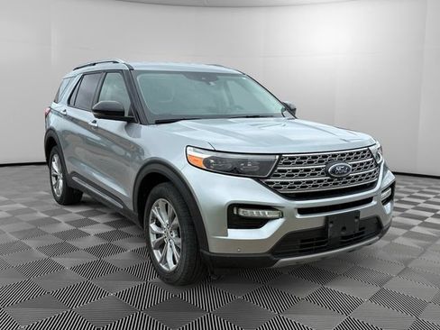 Used 2023 Ford Explorer Limited w/ Equipment Group 301A AWD/4WD image 7