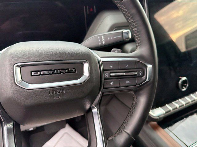 Used 2025 GMC Yukon Denali AWD/4WD image 38