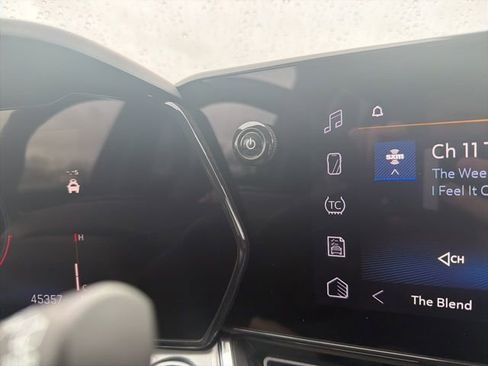 Used 2024 Chevrolet Trax LT w/ LT Convenience Package image 26