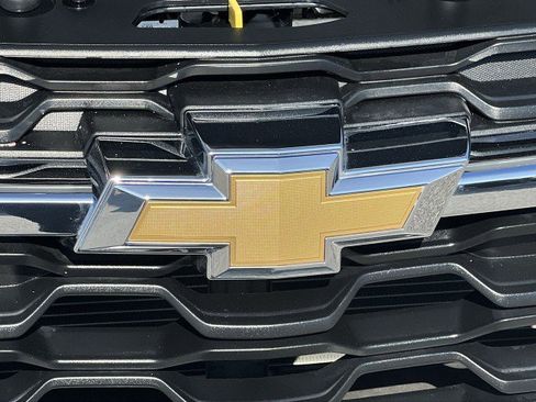 Used 2025 Chevrolet Trax LT w/ Driver Confidence Package image 30