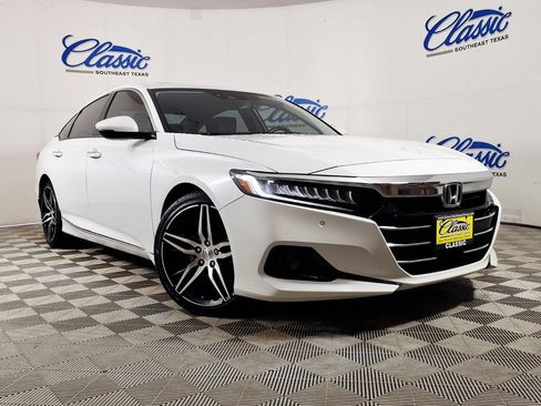 Used 2021 Honda Accord Touring image 1
