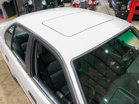 Used 1993 BMW 535i 535i 4dr Sedan image 19