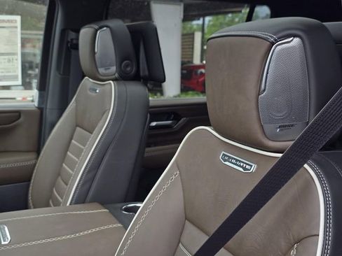 New 2026 GMC Yukon XL Denali Ultimate w/ LPO, Floor Liner Package AWD/4WD image 16