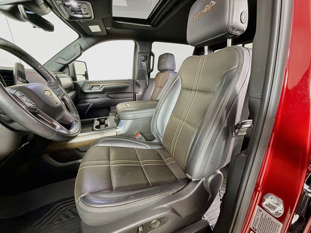 Used 2025 Chevrolet Silverado 2500 High Country w/ Technology Package AWD/4WD image 12