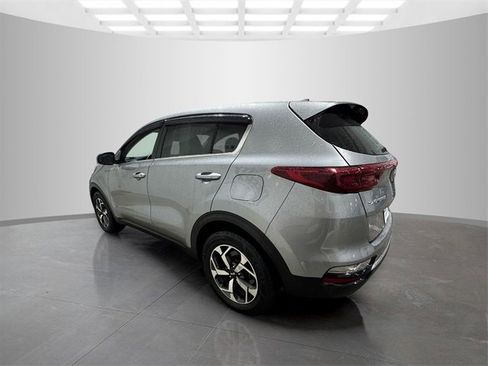 Used 2020 Kia Sportage LX image 4