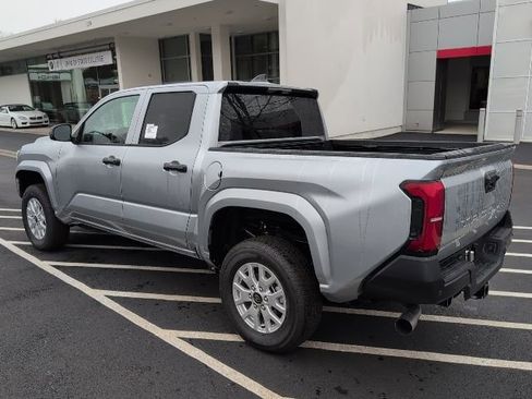 New 2025 Toyota Tacoma SR image 9