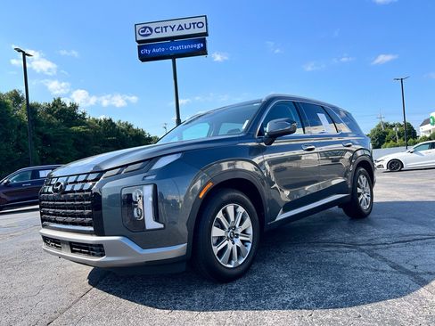 Used 2023 Hyundai Palisade SEL FWD image 3