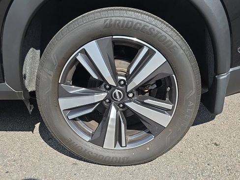 Used 2023 Nissan Rogue SL w/ SL Premium Package AWD/4WD image 21