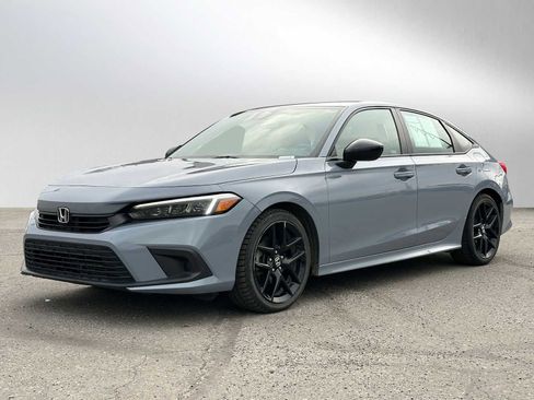 Used 2023 Honda Civic Sport image 3