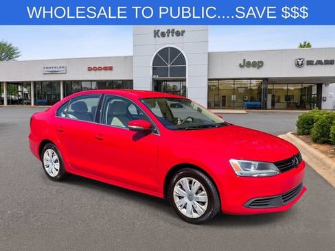 Used 2013 Volkswagen Jetta SE FWD image 2