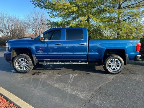 Used 2016 Chevrolet Silverado 2500 High Country w/ Duramax Plus Package image 3