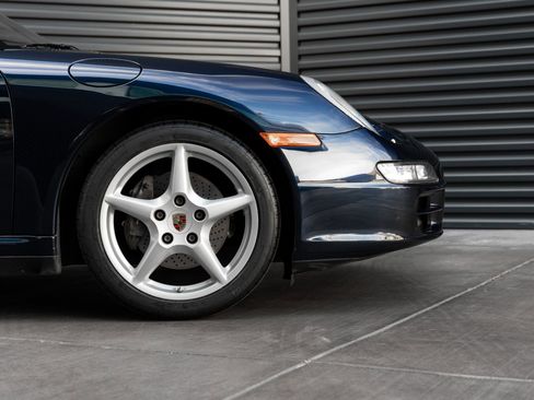 Used 2006 Porsche 911 Carrera 4 AWD/4WD image 11