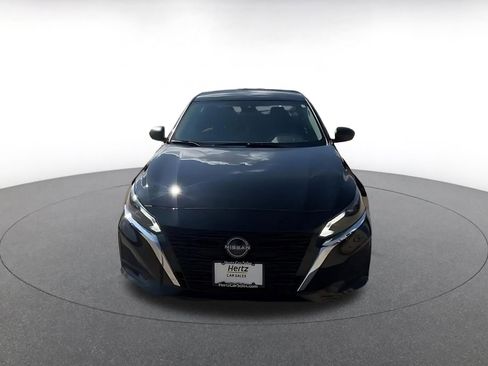 Used 2025 Nissan Altima 2.5 SV FWD image 4