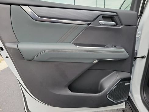 Used 2025 GMC Acadia AT4 w/ LPO, Floor Liner Package AWD/4WD image 26