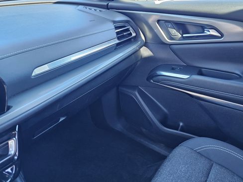 Used 2024 Chevrolet Traverse LT image 27