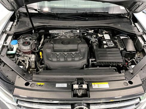 Used 2023 Volkswagen Tiguan SE w/ Panoramic Sunroof Package image 29