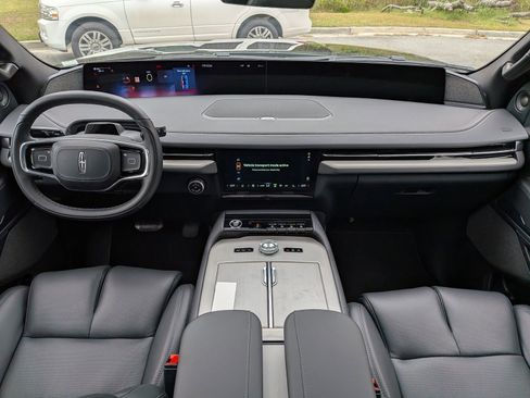 New 2026 Lincoln Navigator L Reserve w/ Jet Appearance Package AWD/4WD image 9