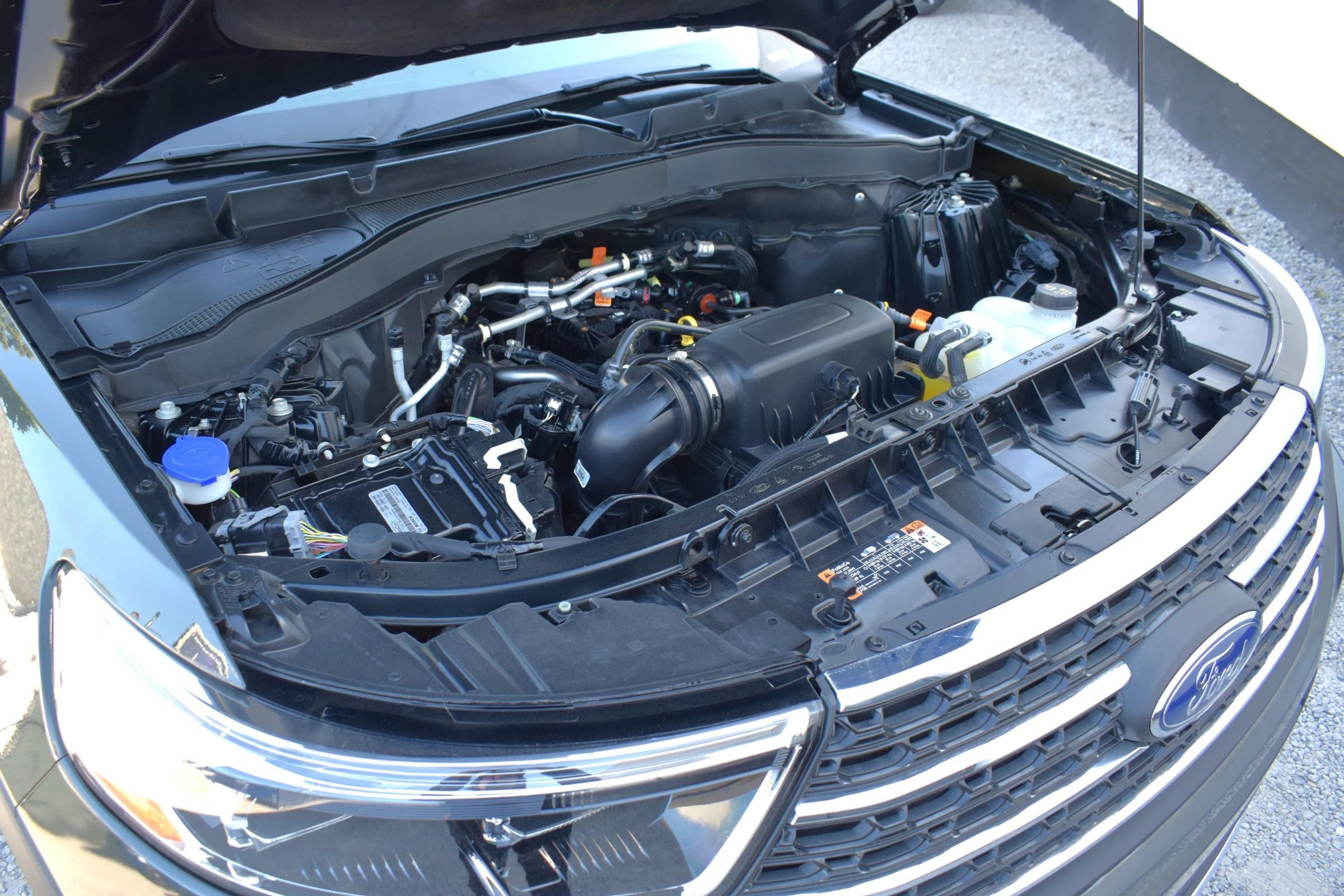 Used 2024 Ford Explorer XLT w/ Equipment Group 202A AWD/4WD image 73