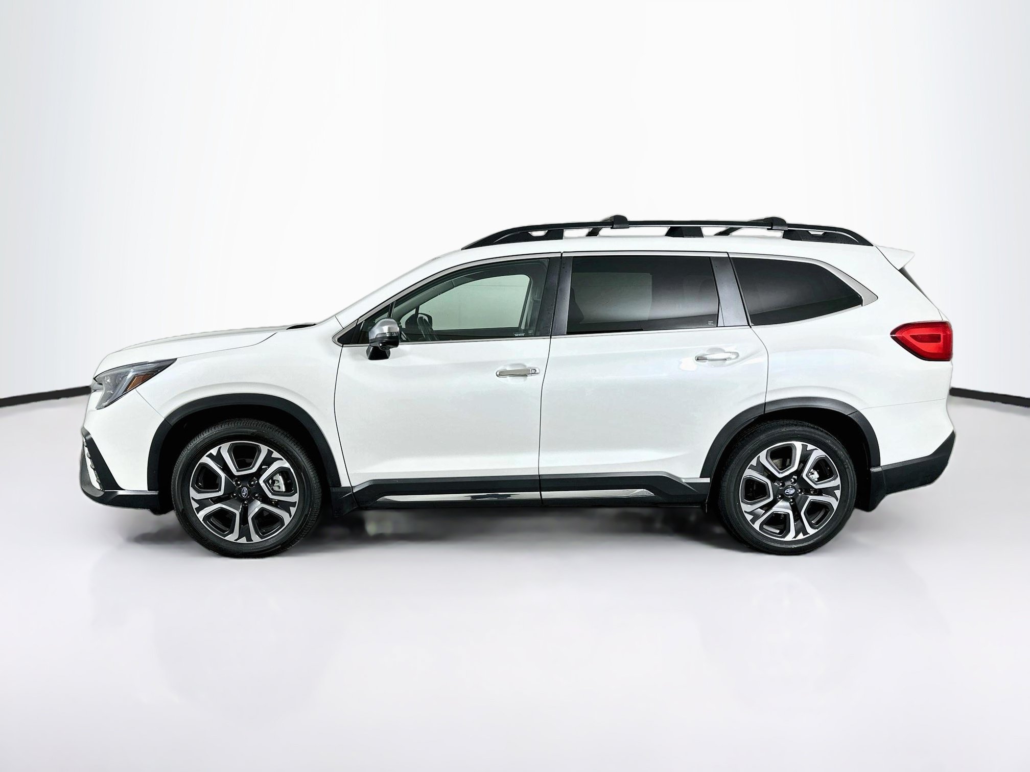 Used 2023 Subaru Ascent Touring AWD/4WD image 4