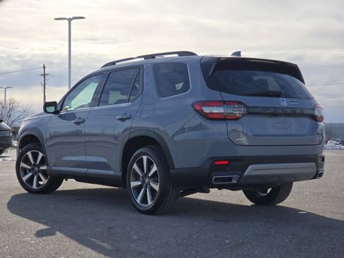 Used 2025 Honda Pilot Elite image 18