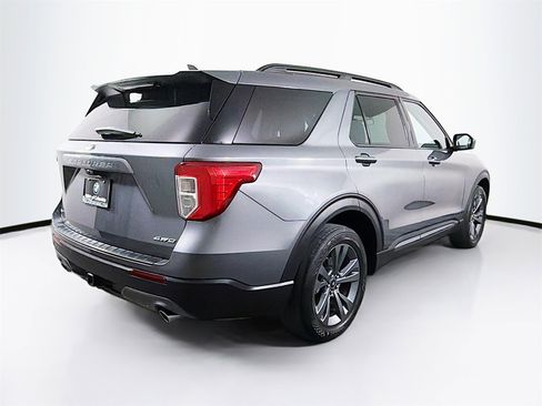Used 2023 Ford Explorer XLT w/ Equipment Group 202A image 7