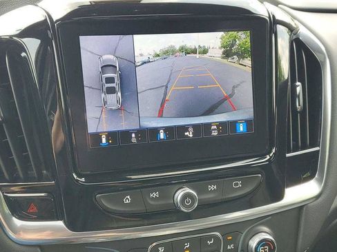 Certified 2023 Chevrolet Traverse LT w/ LT Premium Package AWD/4WD image 16