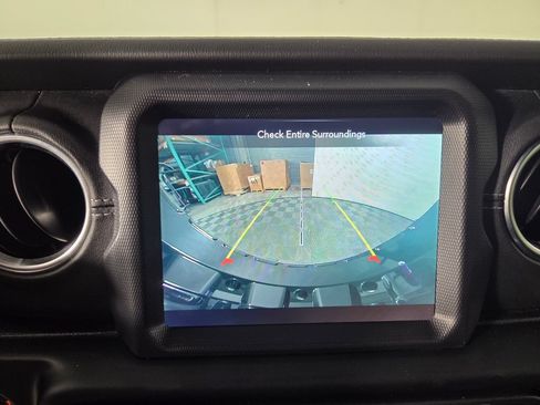 Used 2020 Jeep Wrangler Unlimited Sahara AWD/4WD image 13